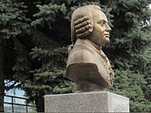 Какое отношение к театру имеет ученый Михаил Ломоносов?