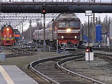 Тюменский подросток упал с моста на железнодорожные пути