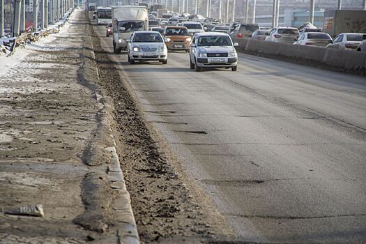 В Томске спасли жителя, который хотел спрыгнуть с моста