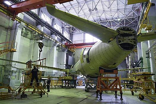 Производитель импортозамещенного самолета Superjet опроверг перенос поставок