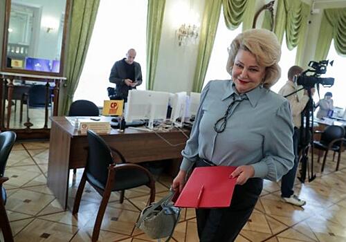 Депутат Госдумы Нина Останина: «Женщины в России зарабатывают на 20 % меньше мужчин»