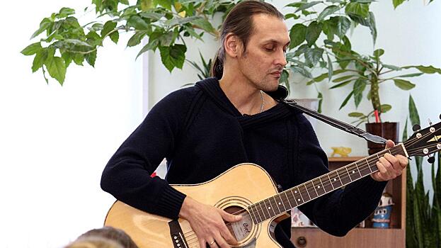 «Он всегда и во всем искал смысл. И в жизни, и на сцене». Вологда сегодня прощается с Тимуром Миргалимовым