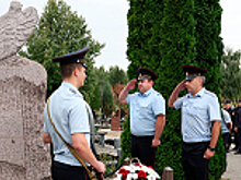 В Белгороде сотрудники полиции и ветераны органов внутренних дел почтили память Героя России Владимира Бурцева