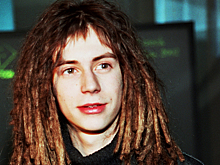 Отец Децла выложил ранее не изданный трек покойного рэпера «У всех на виду»