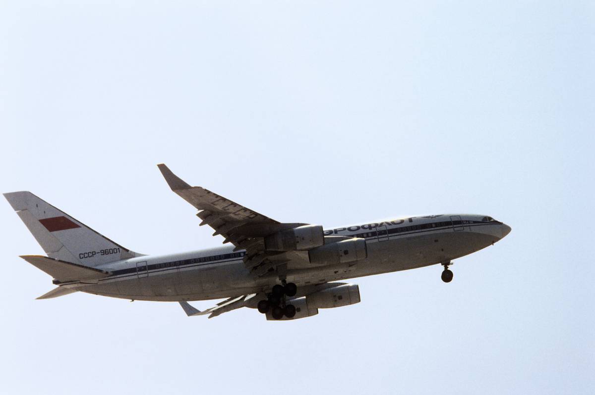 Российский самолет прибыл в Анкоридж