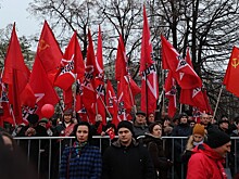 КПРФ и «Левый фронт» начали шествие в Москве
