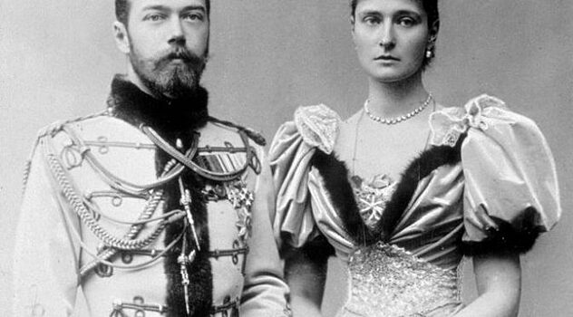Какими странными болезнями страдала жена Николая II
