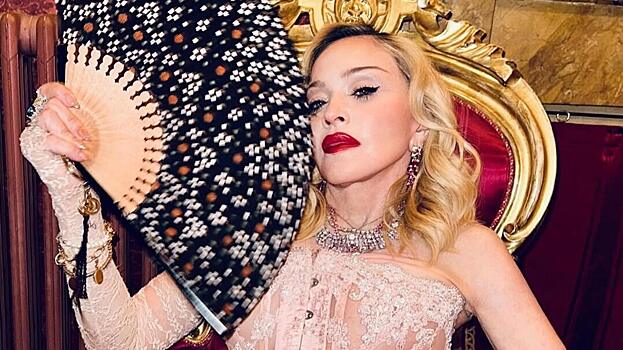 67-летняя Мадонна опубликовала видео с откровенным танцем в смелом наряде