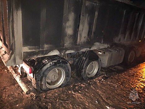 Грузовик «Скания» загорелся на дороге «Можга-Нылга»