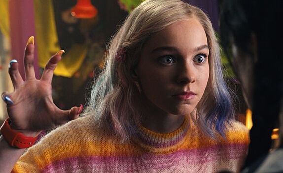 Фанаты Данко поразились сходством старшей дочери певца с героиней «Уэнсдэй»