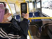 Привившиеся от COVID столичные пенсионеры жалуются на неразблокированные социальные карты