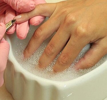 Благоприятные дни для маникюра в апреле 2021 года