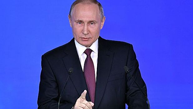 Путин пообещал поднять выплаты семьям