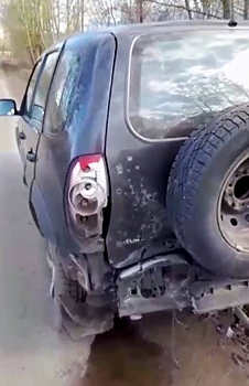 В Курской области беспилотник ВСУ атаковал машину депутата Алексея Золотарёва