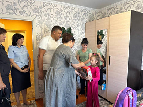 Сотрудники полиции совместно с представителями Общественного совета при УМВД России по Пензенской области приняли участие во Всероссийской акции «Помоги пойти учиться»