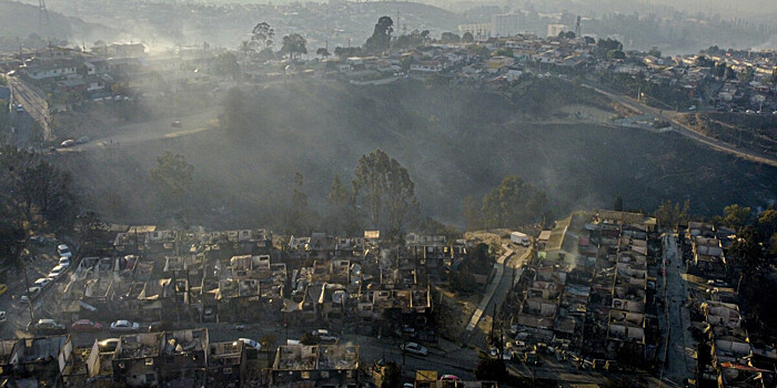 Президент Чили сообщил о 64 погибших при лесных пожарах