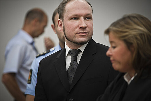 Норвежский террорист Брейвик подает в суд на государство за нарушение его прав