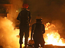 Десятки людей заблокировало в горящем торговом центре