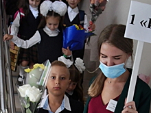 Вспышки и закрытие школ: что сейчас с эпидемией в РФ