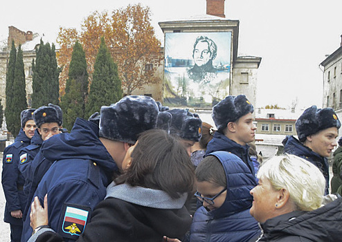 В Севастополе состоялась отправка первых новобранцев осеннего 2018 года призыва