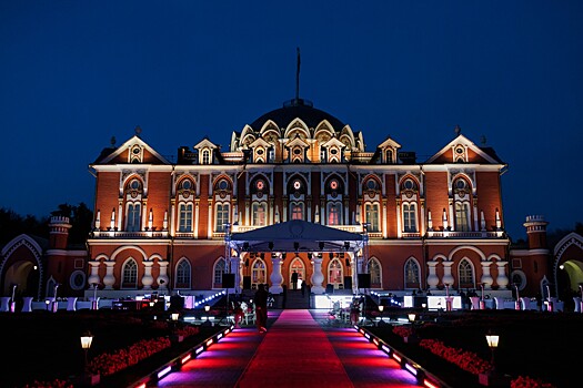 ANNA ASTI устроила грандиозный бал со звездными гостями и выступлением Элджея в историческом московском дворце: как это было