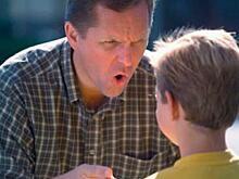 Отец избил ребенка ремнем за оскорбление девочек в Свердловской области