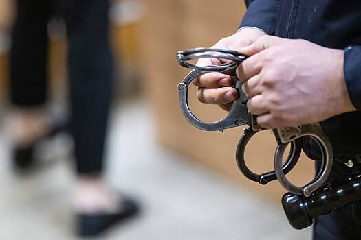 Россиянин в портовом городе на парковке расправился с четырьмя мужчинами