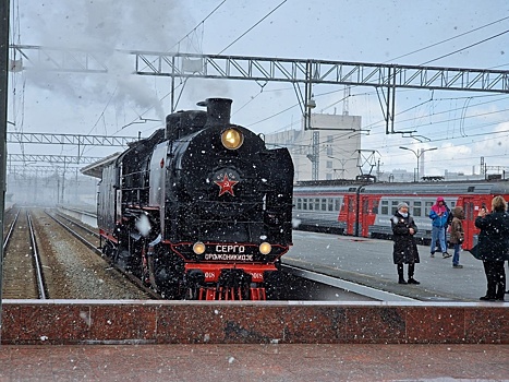 Перед 9 Мая Петербург посетили ретролокомотивы