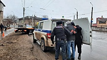 Пьяный водитель без прав вылетел на тротуар в Дзержинске