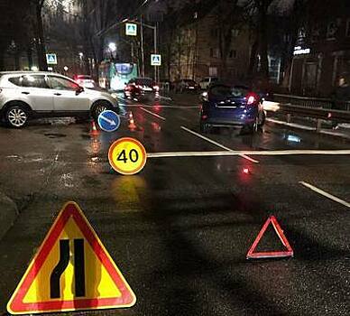 На Советском проспекте легковушка выезжала со двора и снесла женщину на тротуаре