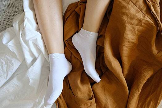 Названы преимущества сна в носках