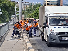 Парапетные ограждения начали ремонтировать на Канавинском мосту