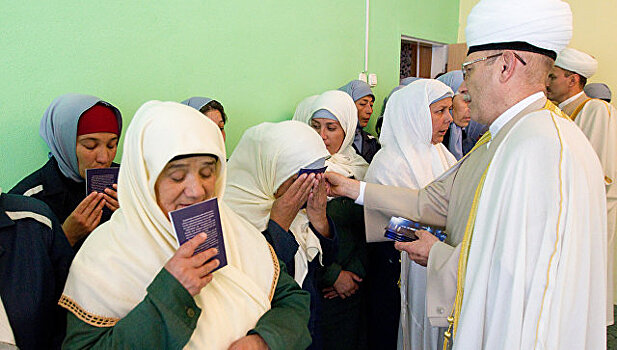 Муфтият Крыма подарил осужденным Симферополя "правильные" религиозные книги