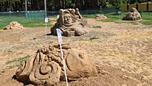 Под Энгельсом открыли выставку песочных фигур на тему космоса и Волги