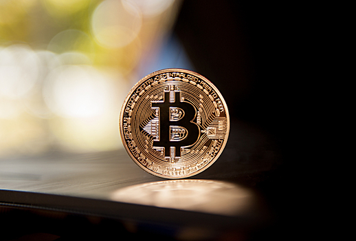 Курс биткоин продолжает снижаться на фоне дефицита спроса