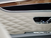 Салон нового Bentley Flying Spur отделают 3D-кожей