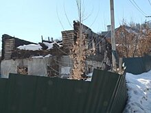 Участок пензячки затапливает из-за сгоревшего по соседству дома