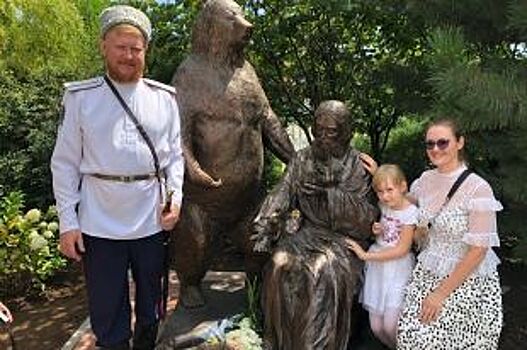 Где на Дону открыт первый памятник преподобному Серафиму Саровскому?