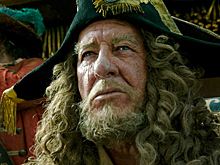 Актриса рассказала о трогавшем ее грудь Барбоссе