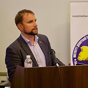 «Злая шутка» Вятровича. Польша озабочена отношениями Украины с РФ больше, чем своими с Украиной