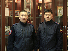 В Якутске полицейские спасли из горящего дома мужчину с ограниченными возможностями здоровья