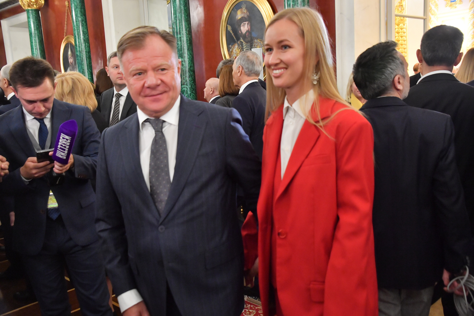 «Повезло»: молодая жена 63-летнего Игоря Бутмана выложила фото в третью годовщину брака