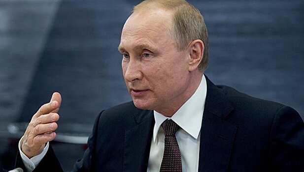 Путин в шутку предрек журналистке арест за контакты с ним