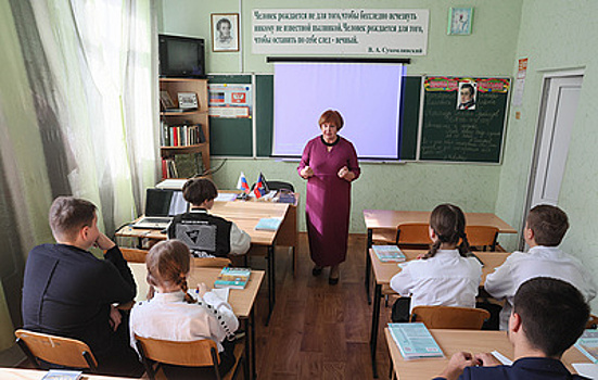 В Госдуму внесен законопроект о дополнительных выплатах медикам и учителям