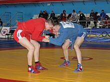Пензенские самбисты выиграли два золота на окружном чемпионате