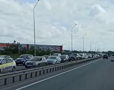 Жесткие пробки сковали аэропортовскую трассу в Приморье