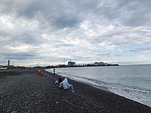 На нескольких пляжах Сочи купальный сезон продлили до 15 октября