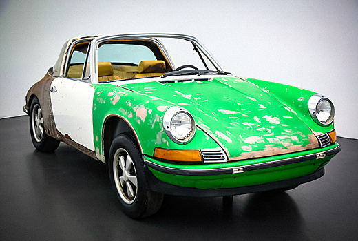 50-летний ржавый Porsche с разорванным салоном продают за три миллиона рублей