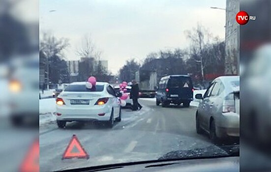 Массовое ДТП со свадебным кортежем под Москвой попало на видео