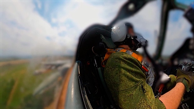 Экипажи Су-25 разнесли украинский опорник авиационными ракетами